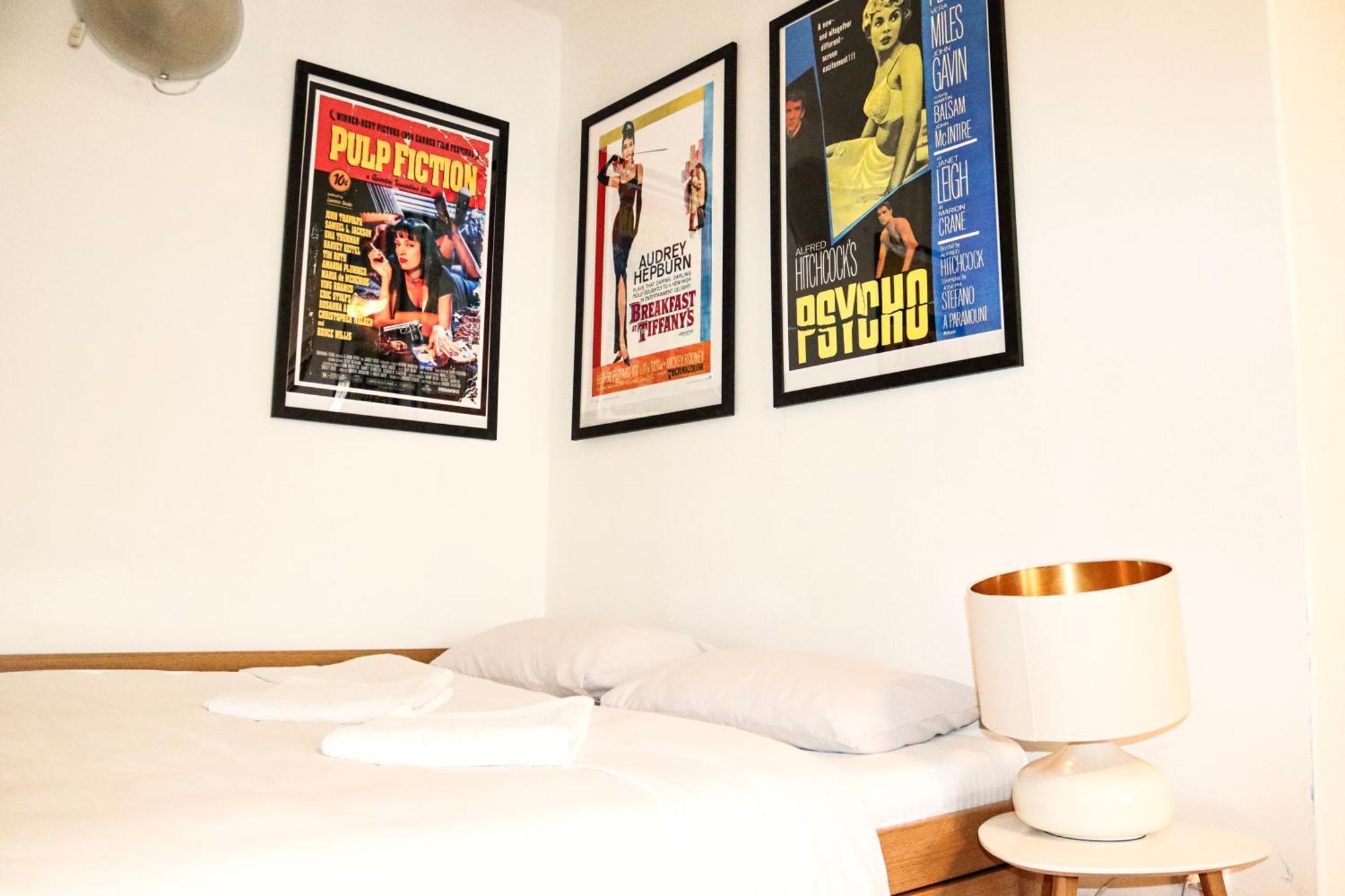 Central Park Hollywood Apartment ブカレスト エクステリア 写真